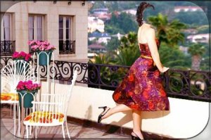 Женский шаблон - В сарафане на балконе 